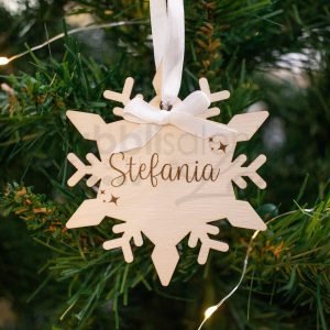 sfera di natale neve in legno incisa