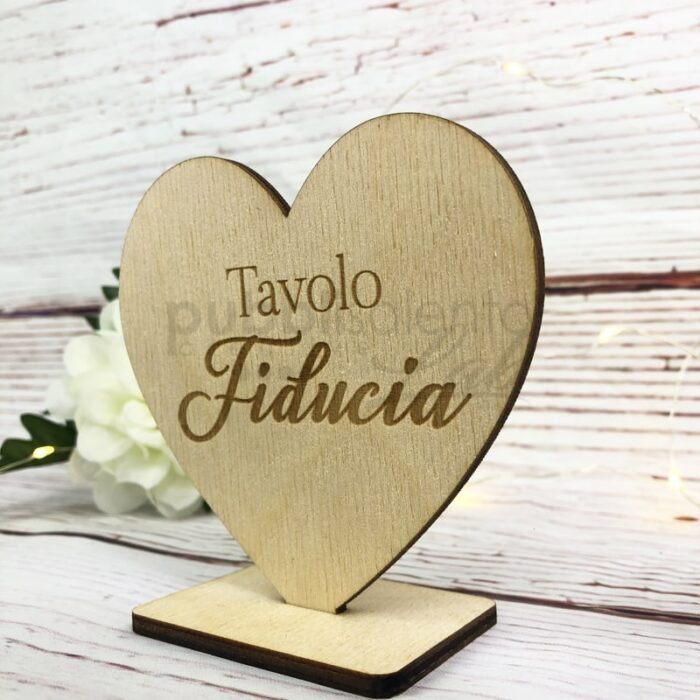 Segnatavolo Cuore in legno - immagine 2